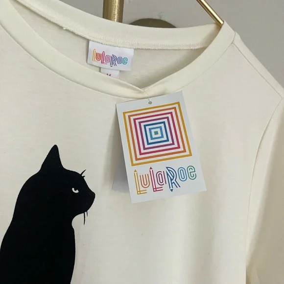 LuLaRoe cat lover Cream Tee with Black Cat Design graphic tee M - Picture 2 of 8